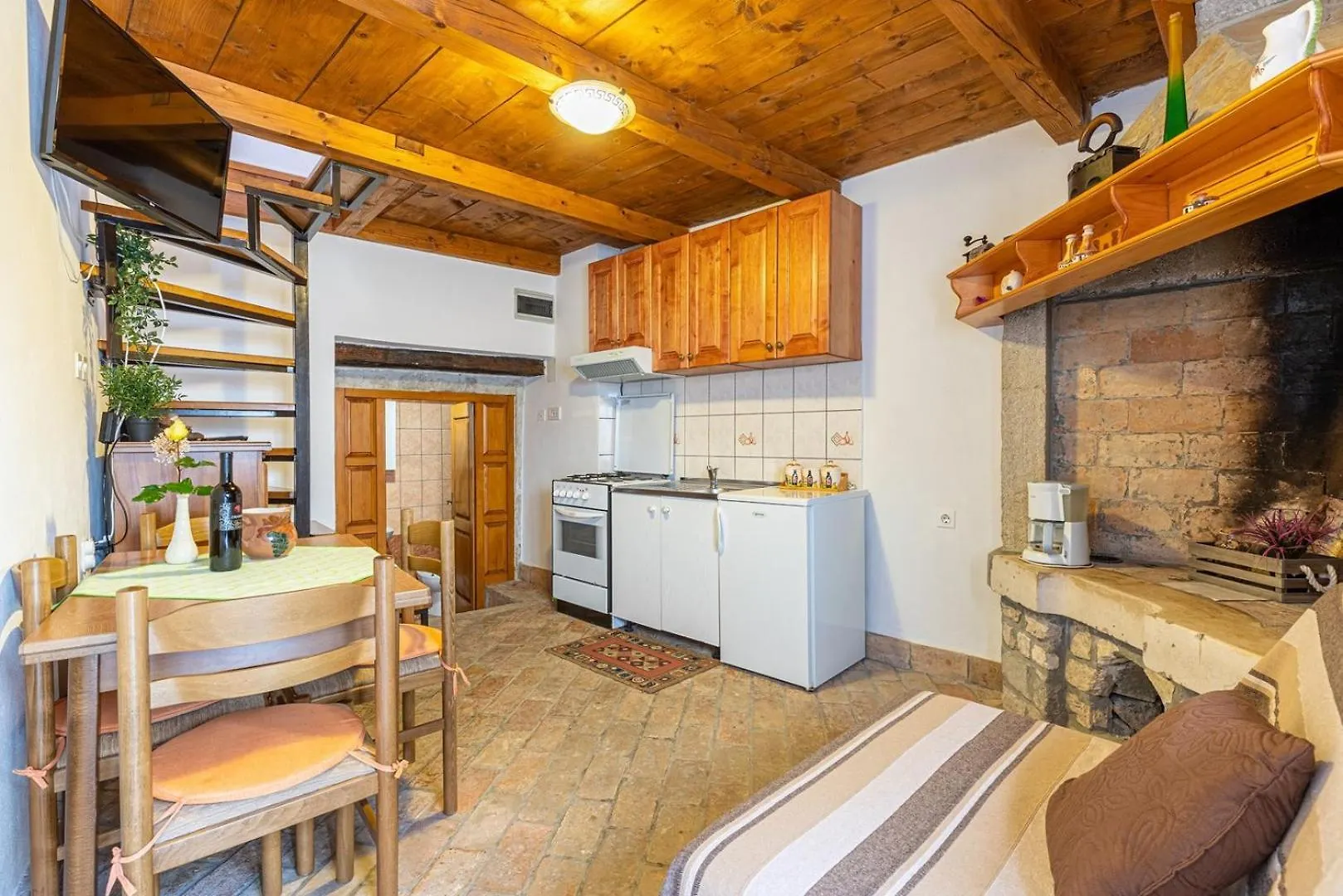 Apartments Petina Pican Guest house